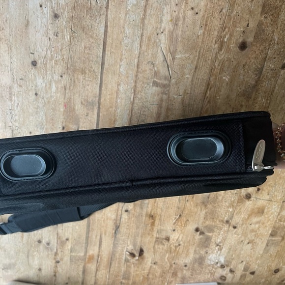 Targus Black Laptop Briefcase Bag with Shoulder Strap, Padded 15" Computer Case - Picture 13 of 15